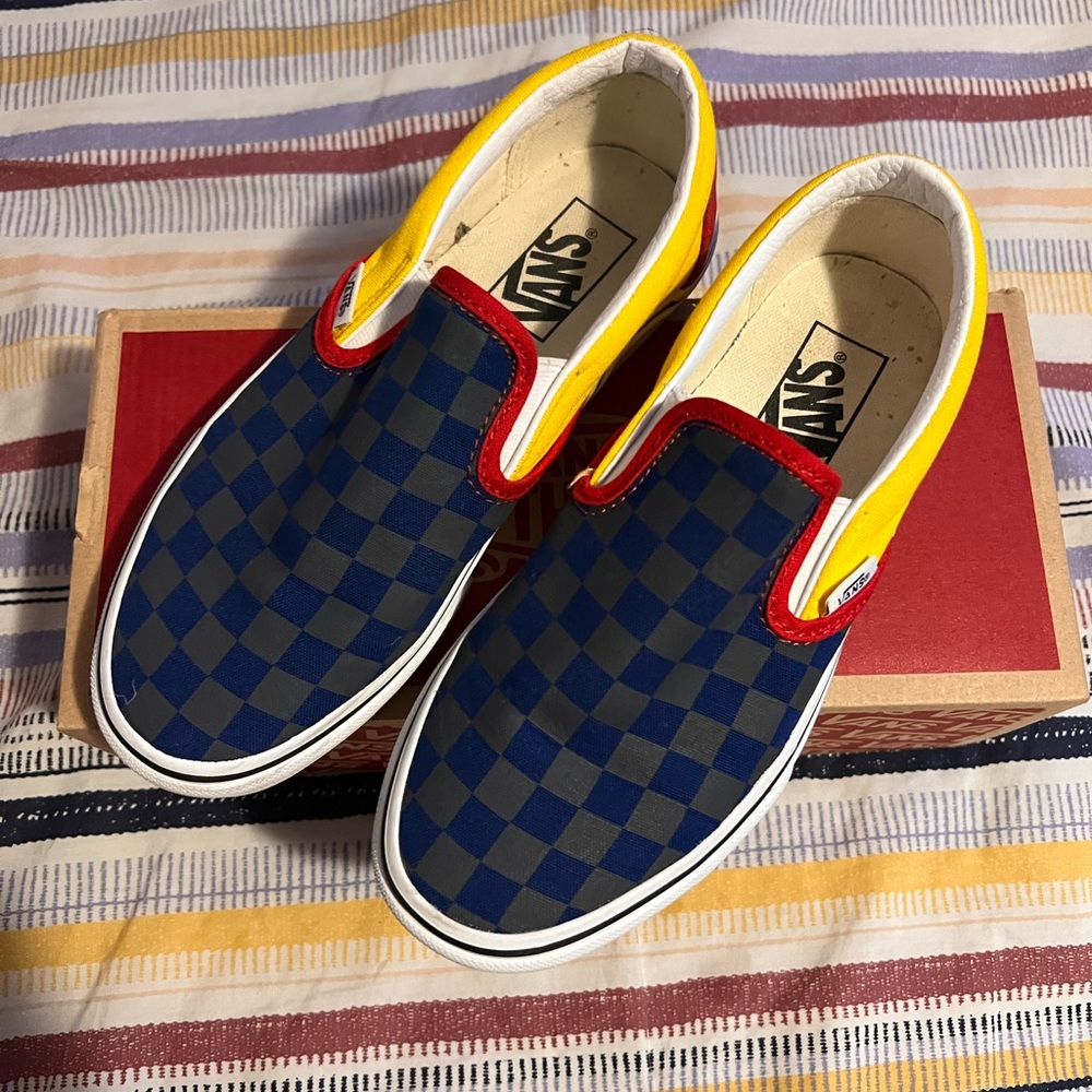 Checkered vans slip on